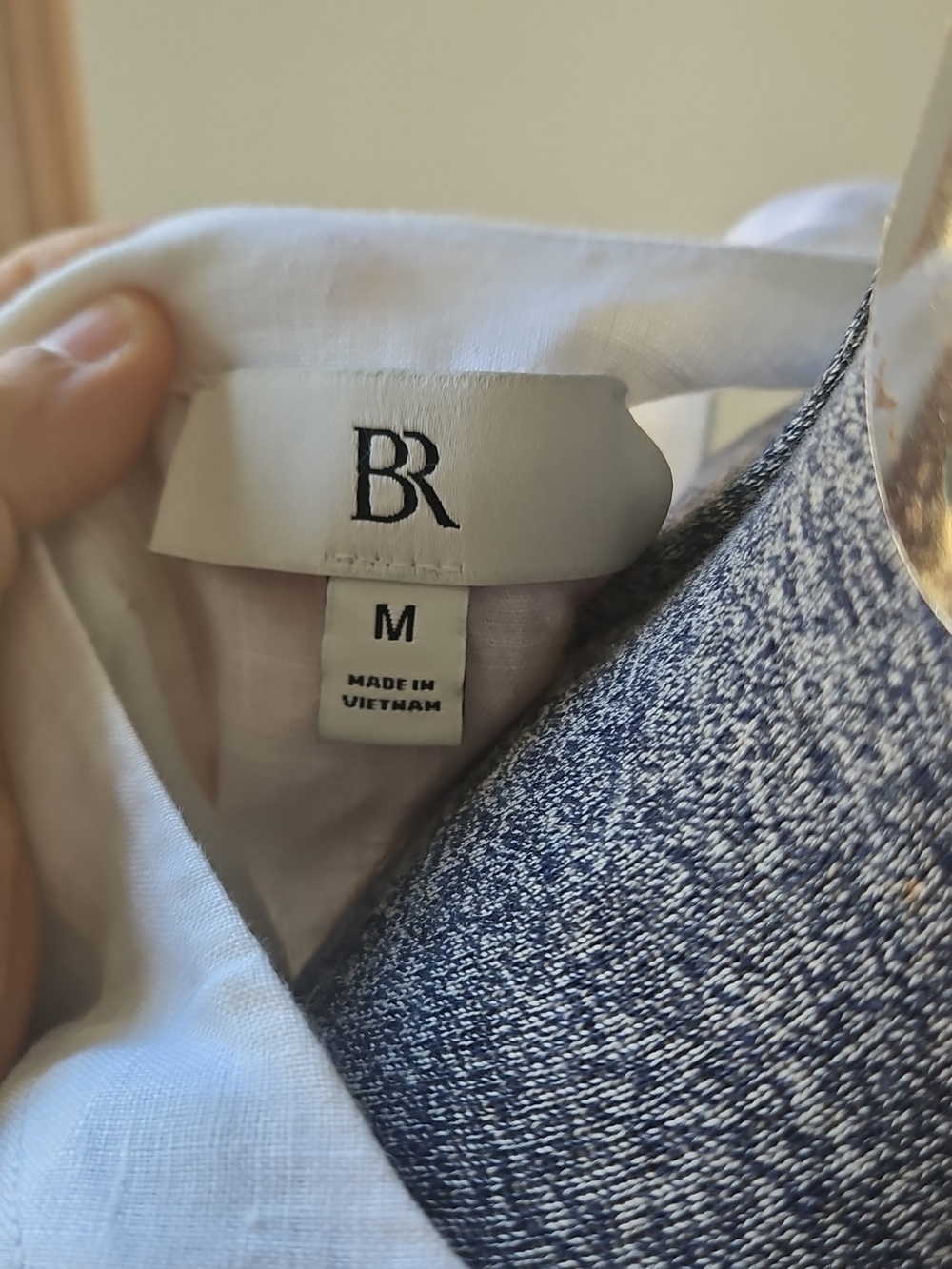 Banana Republic BR 100% linen White Shell Blouse - Picture 7 of 8